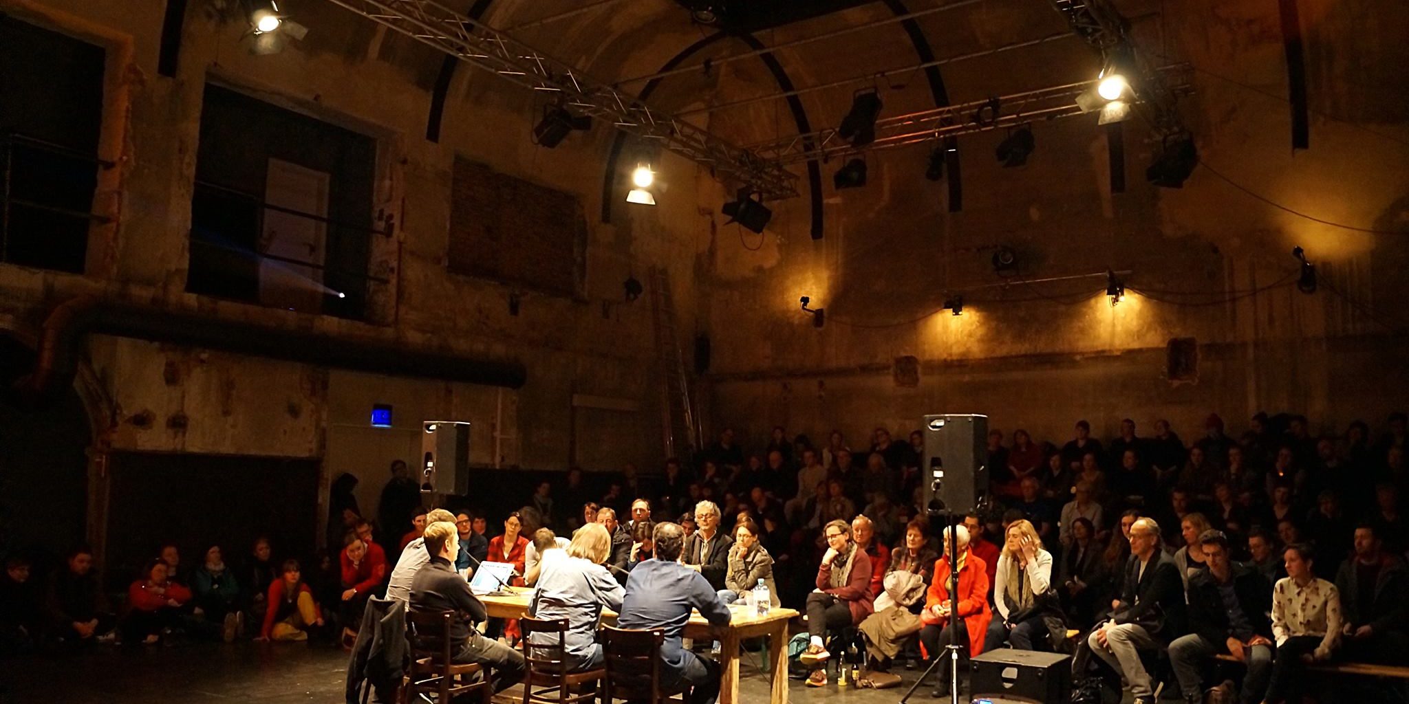 Gutbesucht: Die UV-Lesung im Leipziger Lindenfels Westflügel 2017. Foto: Joseph Reinthaler